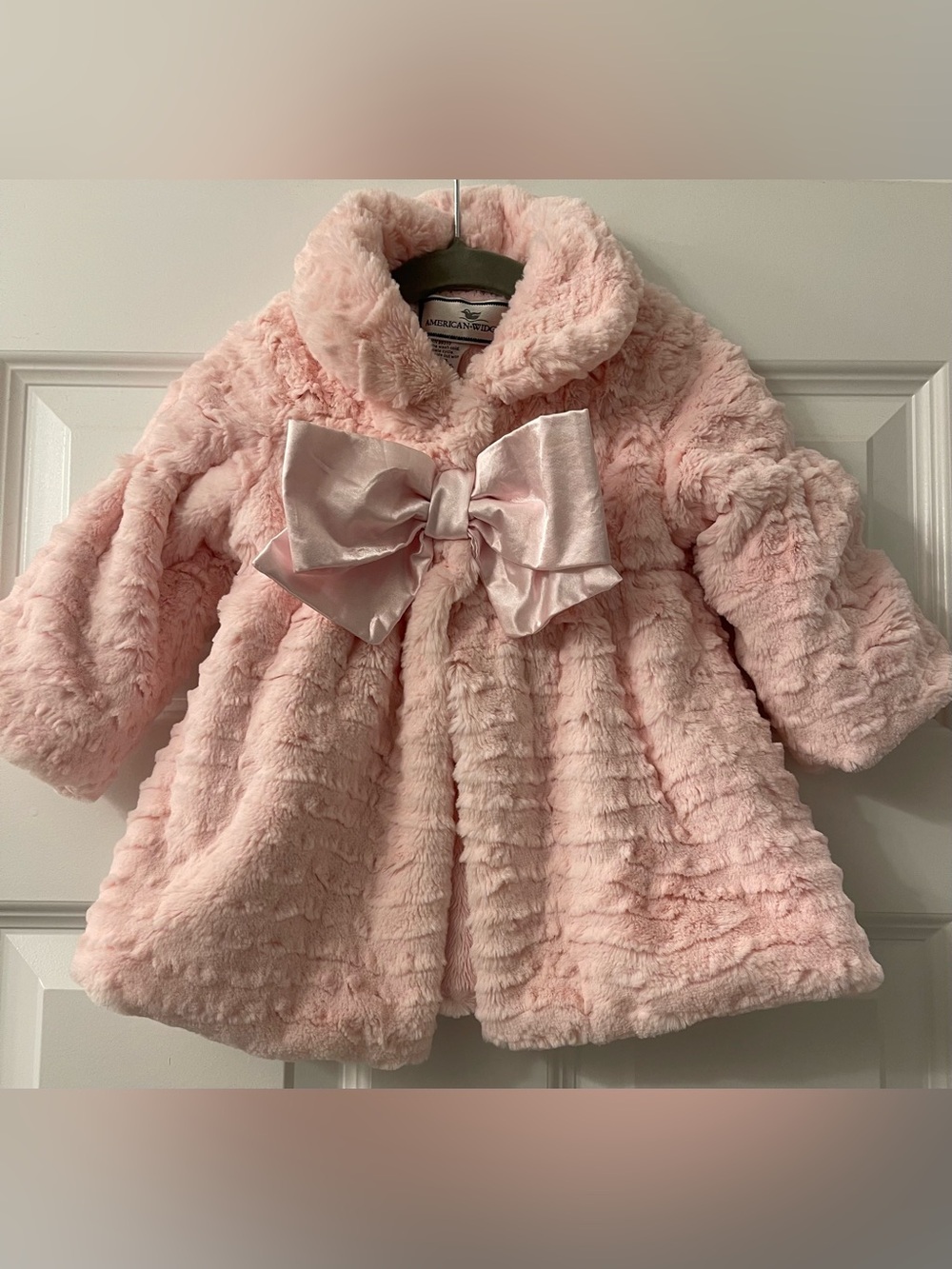 American Widgeon pink faux fur coat with bow - 18 months